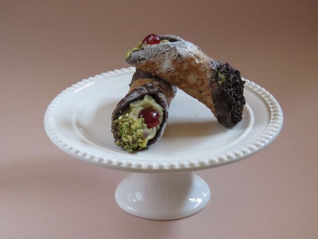 Pistachio Cannoli