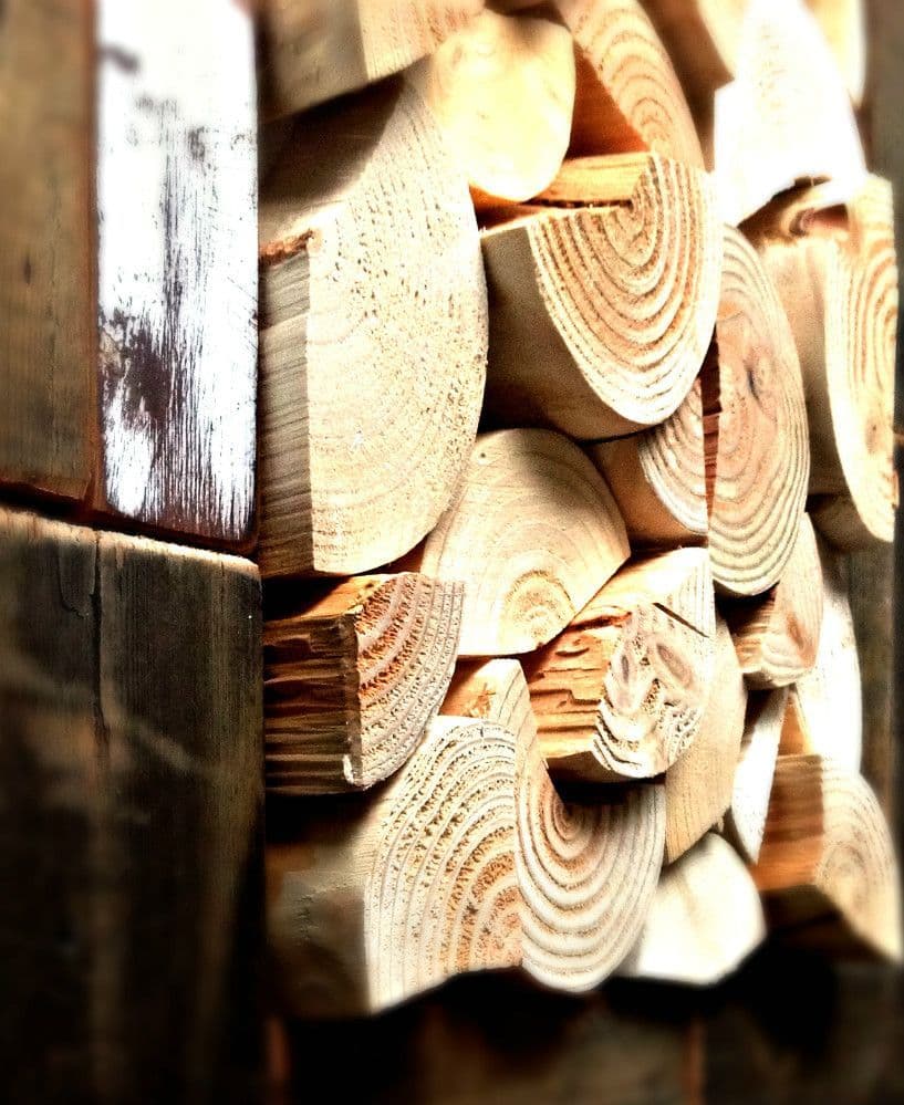 Log Wall Tiles - STAGGERED SPLIT STYLE
