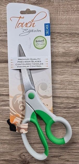 0 4519 8.25" Bio Guard Natural protection scissor