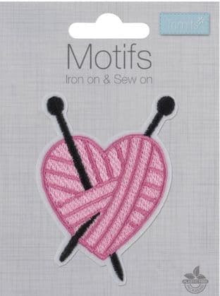 MOTIF B KNITTED HEART