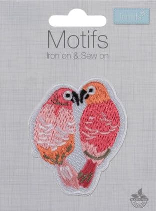 MOTIF B LOVE BIRDS