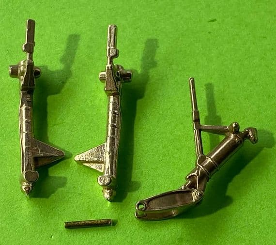 de Havilland Vampire Mk.3 undercarriage for 1/48 Airfix kit