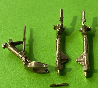 de Havilland Vampire Mk.5 or Mk.9 undercarriage for 1/48 Airfix kit