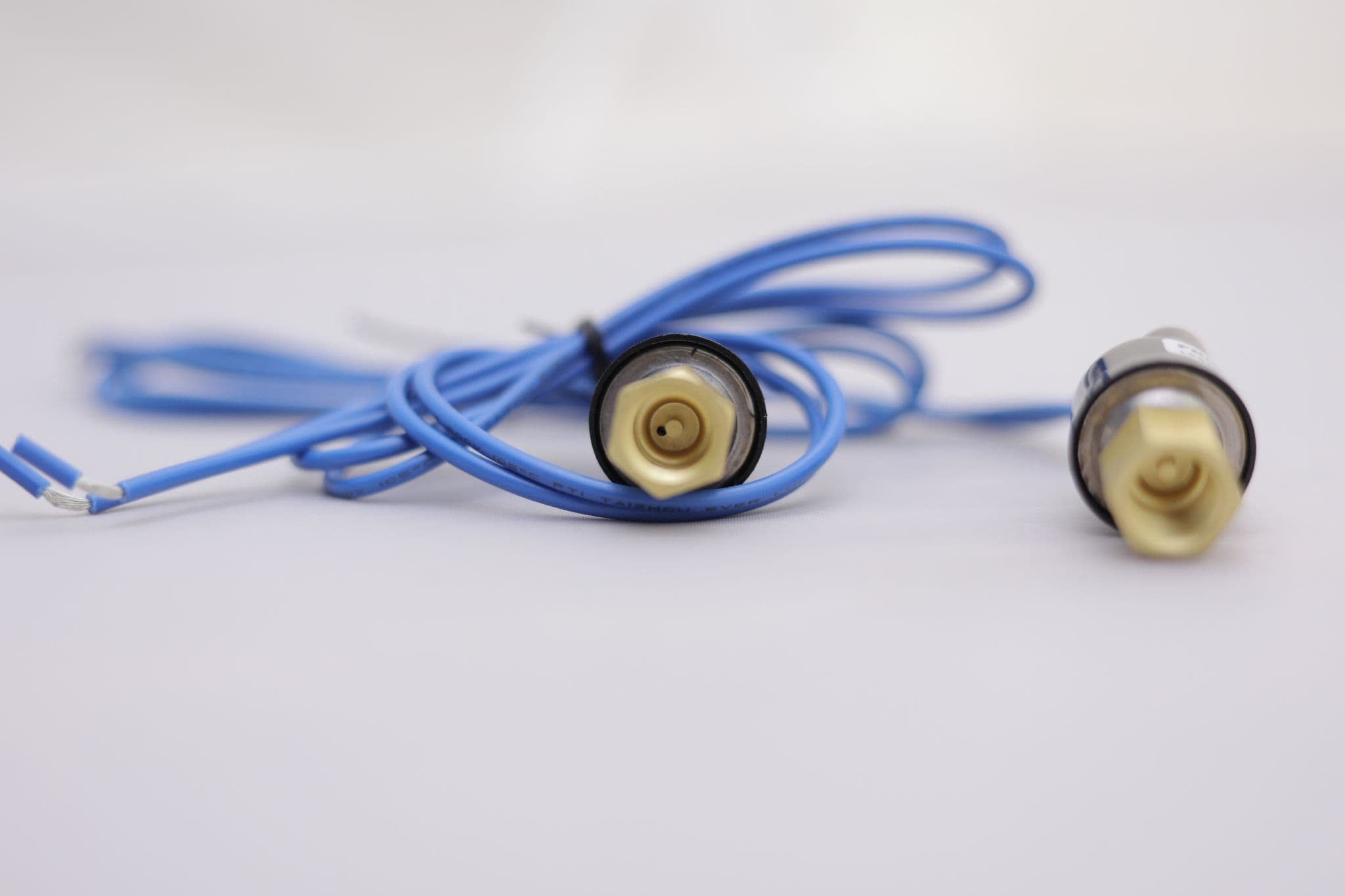 LP PRESSURE SWITCHES FIXED LP Open 5 / -3 PSI LP Closed 20 /-5PSI