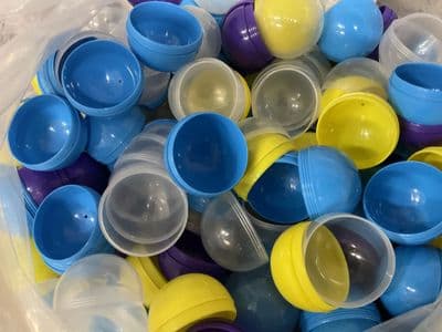 50mm x 55mm Empty Vending Capsules x 1,900 – Single Colour Bulk Pack