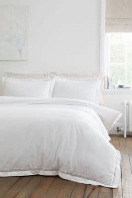 Bianca Oxford Lace Trim Duvet | White