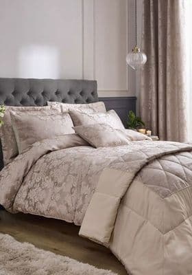 Catherine Landfield Opulent Jacquard Quilt Set | Champagne