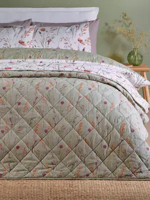 Catherine Lansfield Grasmere Bedspread | Green