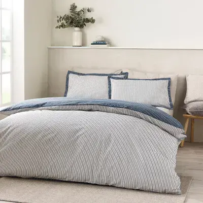 Catherine Lansfield Oxford Pinstripe Quilt Set| Navy