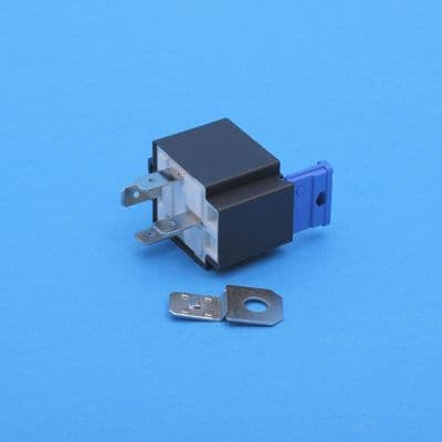 12 volt, 30A relay with integral 15A Fuse. NO Contacts (20015A)
