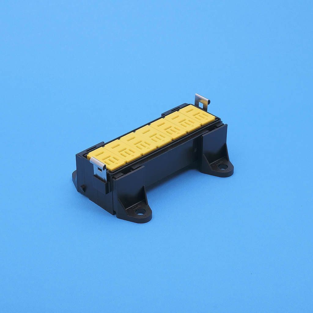 thumbnail image 2 of 7 Way Automotive Micro Relay Box Holder With SPDT Relays – 12V 35A 2 of 5