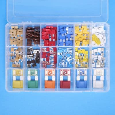 Mini, standard and maxi blade fuses. 192 items (K203)