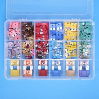 Mini, standard and maxi blade fuses. 302 items (K204)