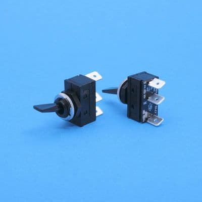 On/on single pole change over switch. Plastic body, flat lev (65800)