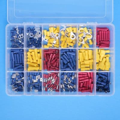 Pre insulated terminals. 385 items. (K103)