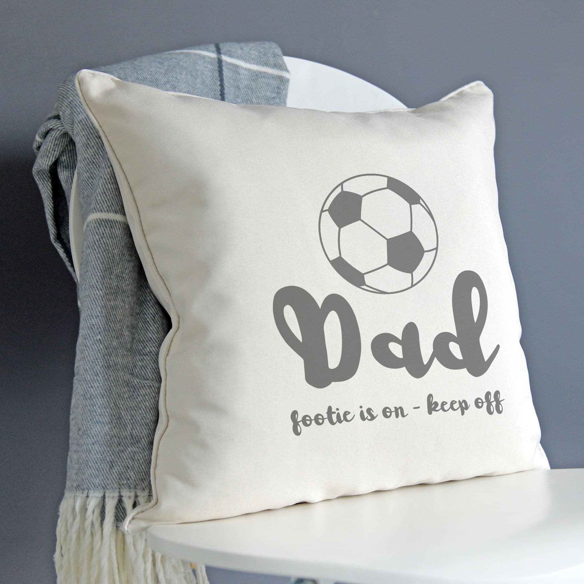 PELUCHE BALLON FOOTBALL AMERICAIN - JELLYCAT | La Boîte à Jeux