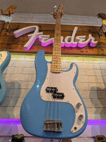 Squier Sonic Bass Cali Blue / Flat wound Strung - Pre Owned