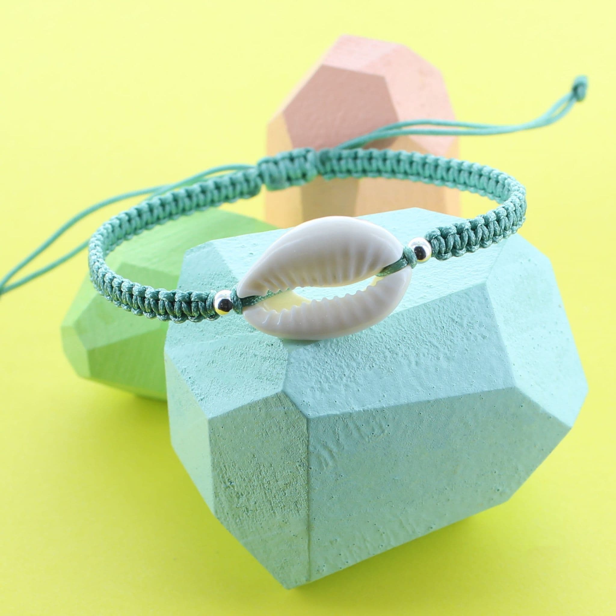 Conch Shell Macrame Bracelet