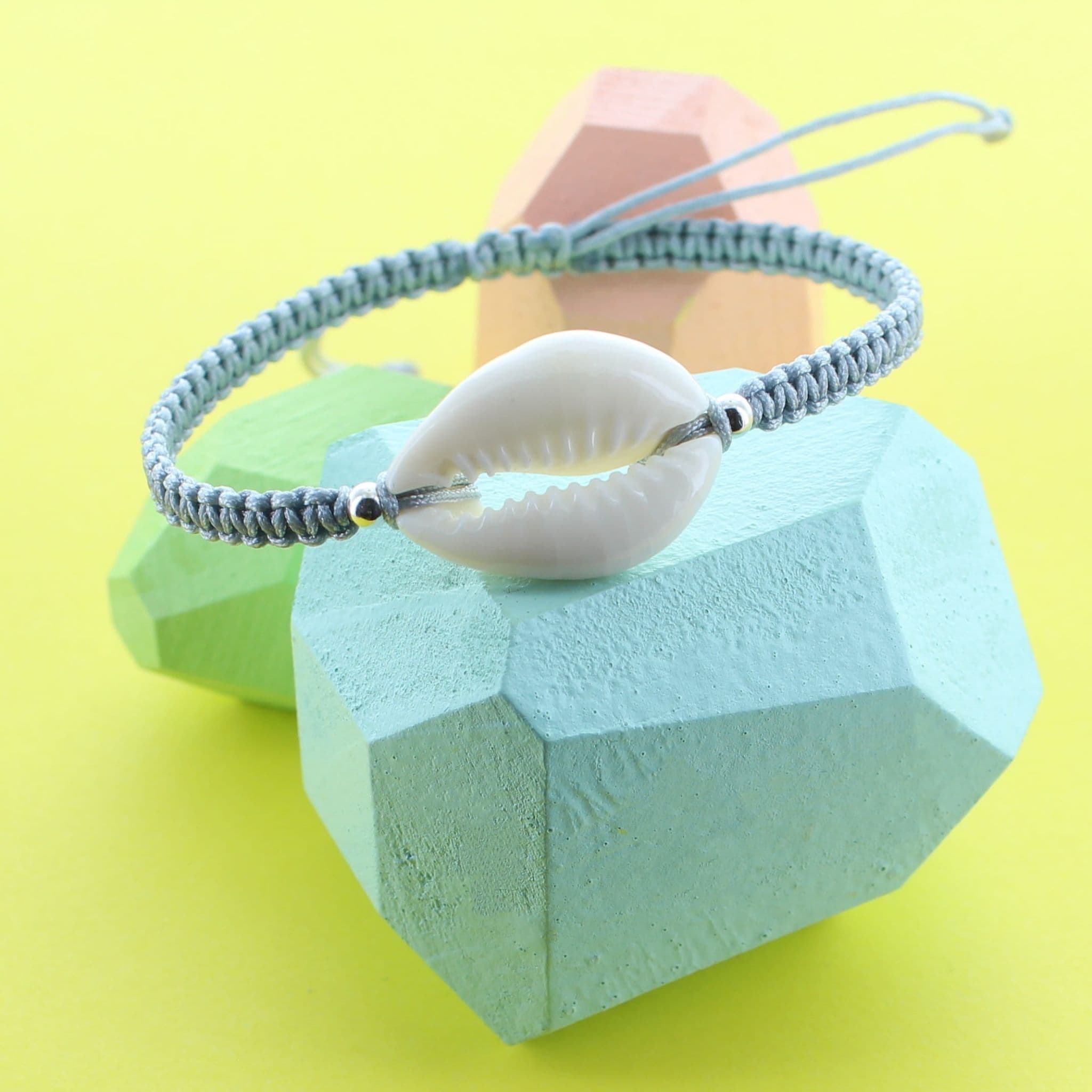 Conch Shell Macrame Bracelet