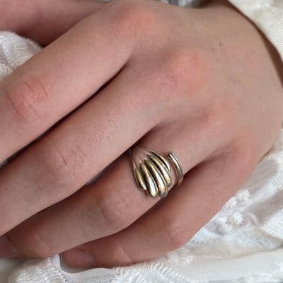 Contemporary Shell Ring