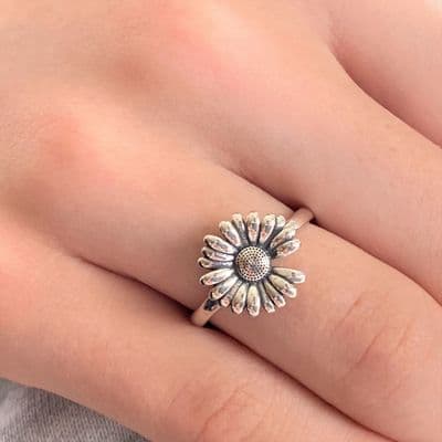Daisy Adjustable Ring