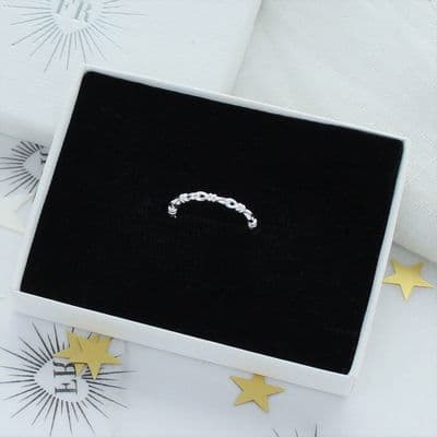 Petite knot link stacking ring