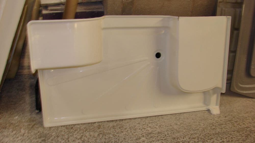 Avondale caravan shower tray 004