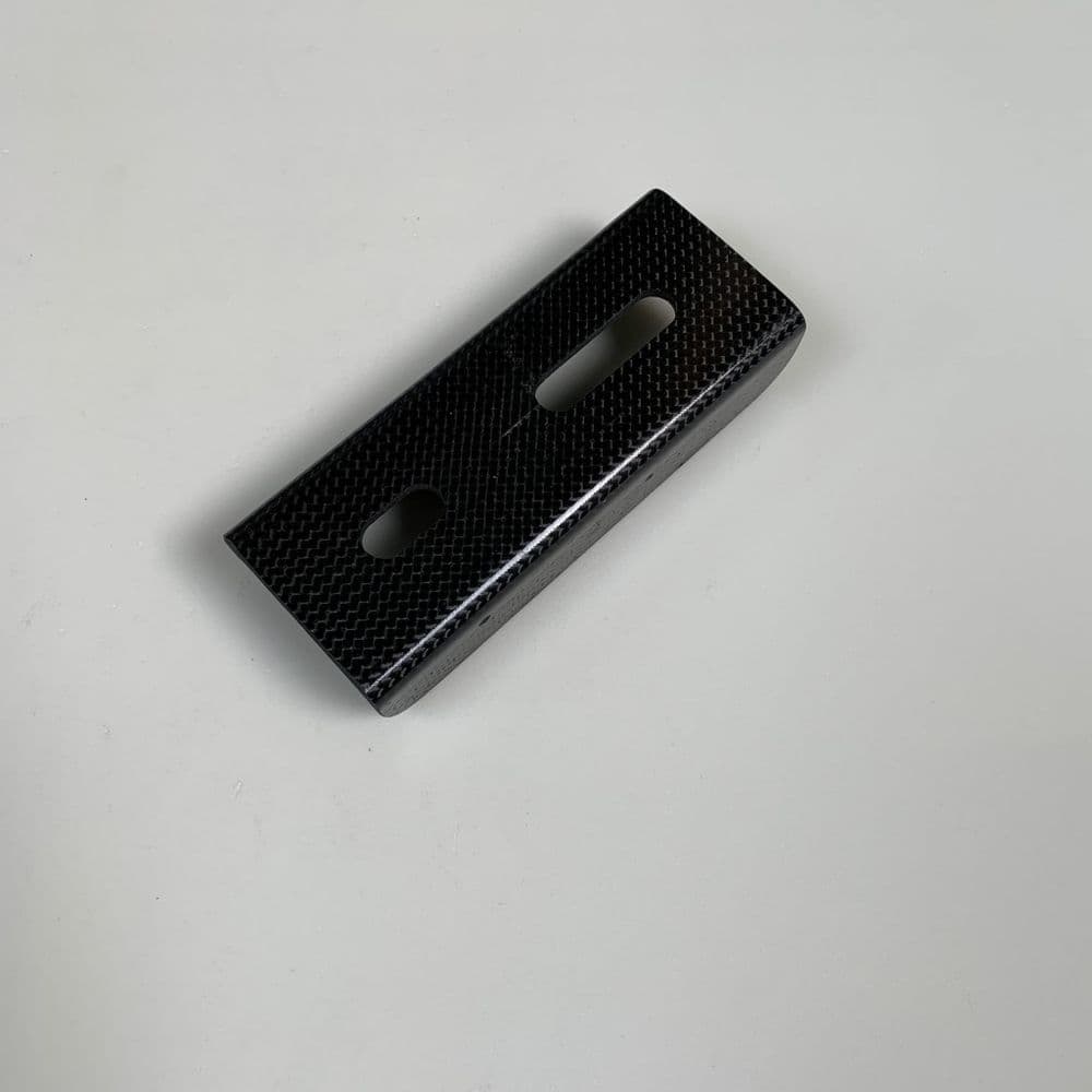 Boom mainsheet hanger