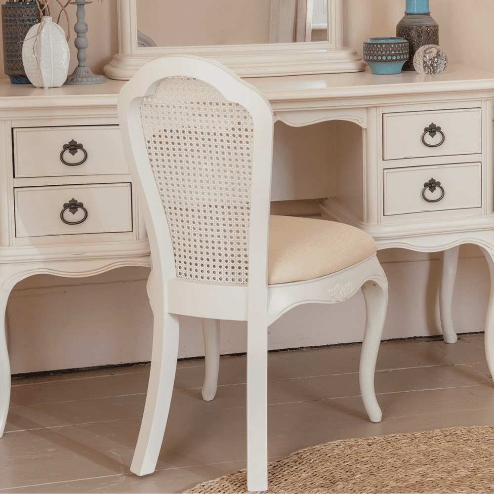 Ivory bedroom deals chair