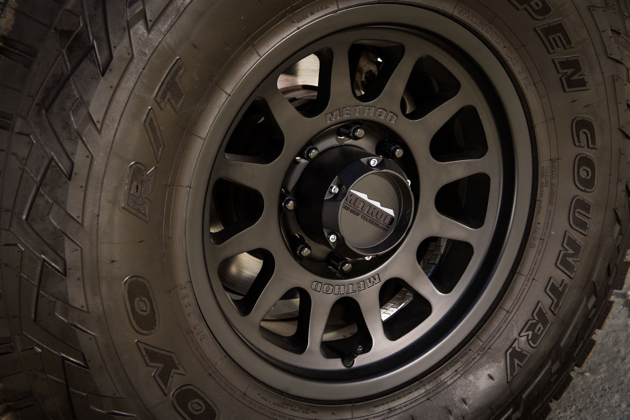 Method Race Wheels MR703 Bead Grip Black 17"