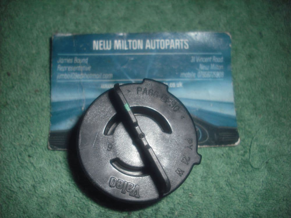 VALEO PY21W A GENUINE RENAULT CLIO MK3 20062010 HEADLIGHT HEADLAMP