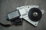 0130822820  128001151B  DODGE DART FRONT PASSENGER DOOR WINDOW REGULATOR MOTOR  LEFT SIDE
