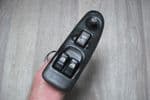 10387305  10409715 CHEVROLET VENTURE DRIVERS DOOR WINDOW AND DOOR MIRROR SWITCH PACK