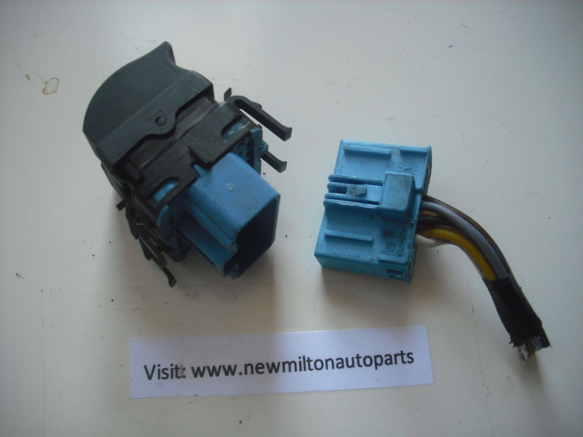 108269C RENAULT TRAFIC VAUXHALL VIVARO DRIVERS DOOR ELECTRIC WINDOW