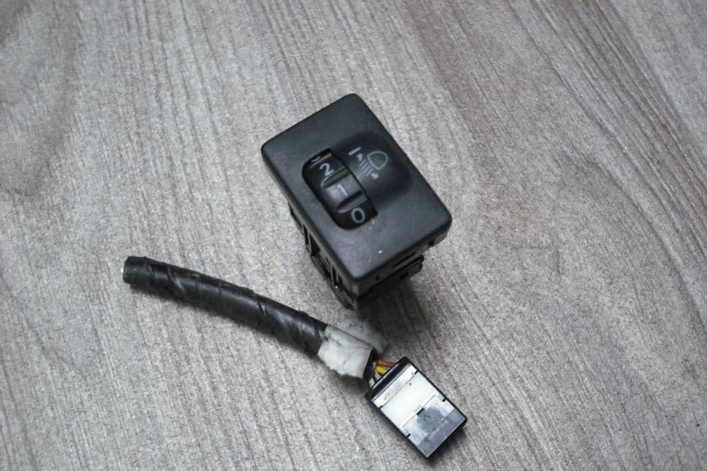 134159 TOYOTA PRIUS HEADLIGHT LEVELING ADJUSTMENT SWITCH