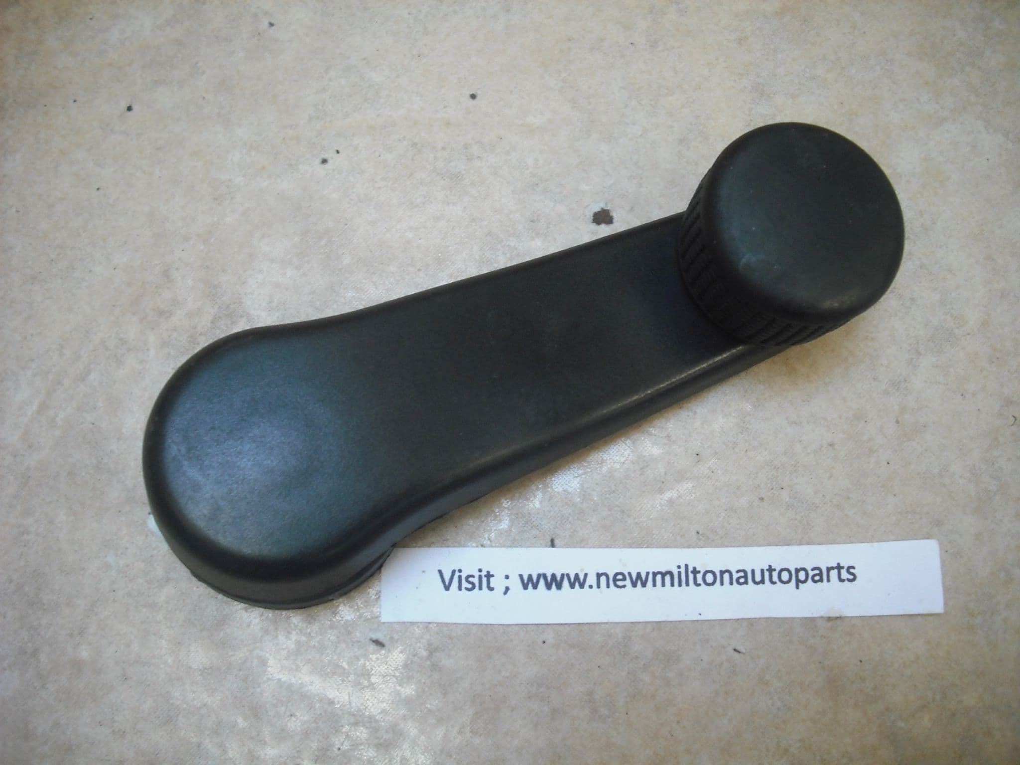 1H0 837 581 VW VOLKSWAGEN GOLF POLO AND VW CADDY WINDOW WINDER DOOR HANDLE