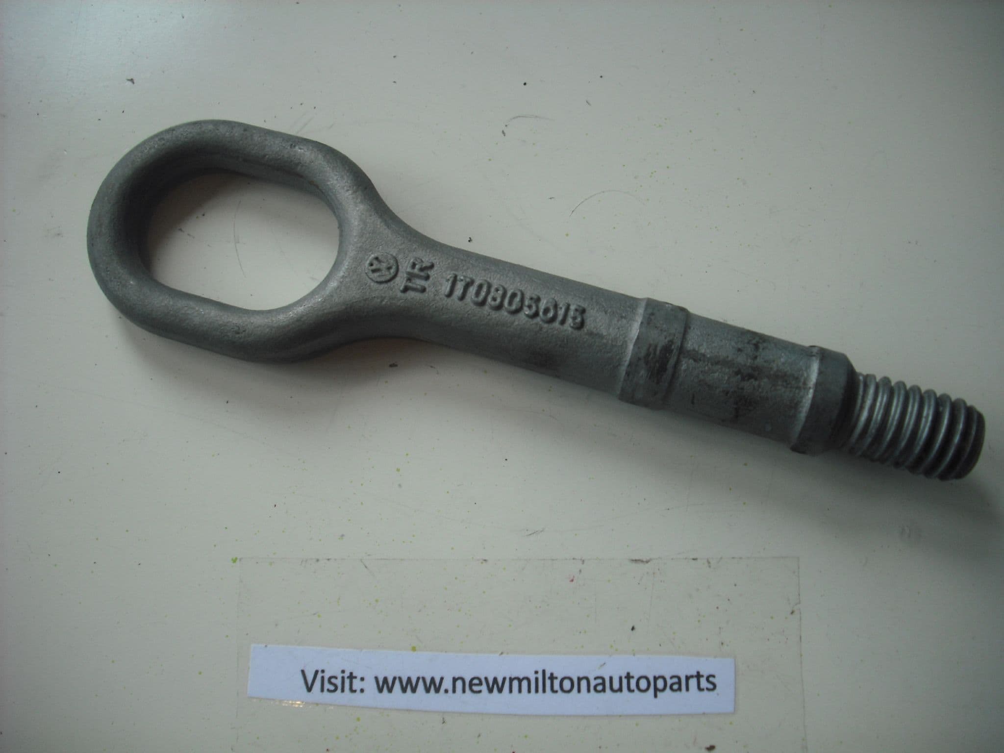 thumbnail image 2 of Genuine Audi Tow Hook / Recovery Eye - A3 A6 A7 Q3 Q5 Seat Leon Formentor - 8K0805615A 2 of 3
