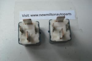 2 ABS TRAC RELAYS 88263-21010 186700-2500 LEXUS RX400H