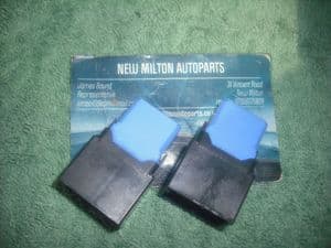 2 GENUINE NISSAN X-TRAIL BLUE RELAYS NAIS 25230 79944 ACM33221