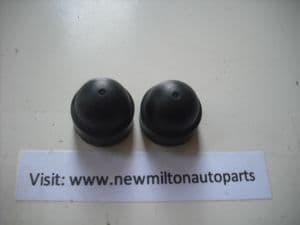 2  GENUINE SAAB 95 9-5 FRONT WINDOW WINDSCREEN WIPER ARM NUT FIXING CAPS  / COVERS