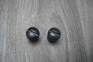 2 GENUINE VAUXHALL CORSA C REAR PARCEL SHELF LOAD COVER RUBBER STRAP SCREW HANGERS