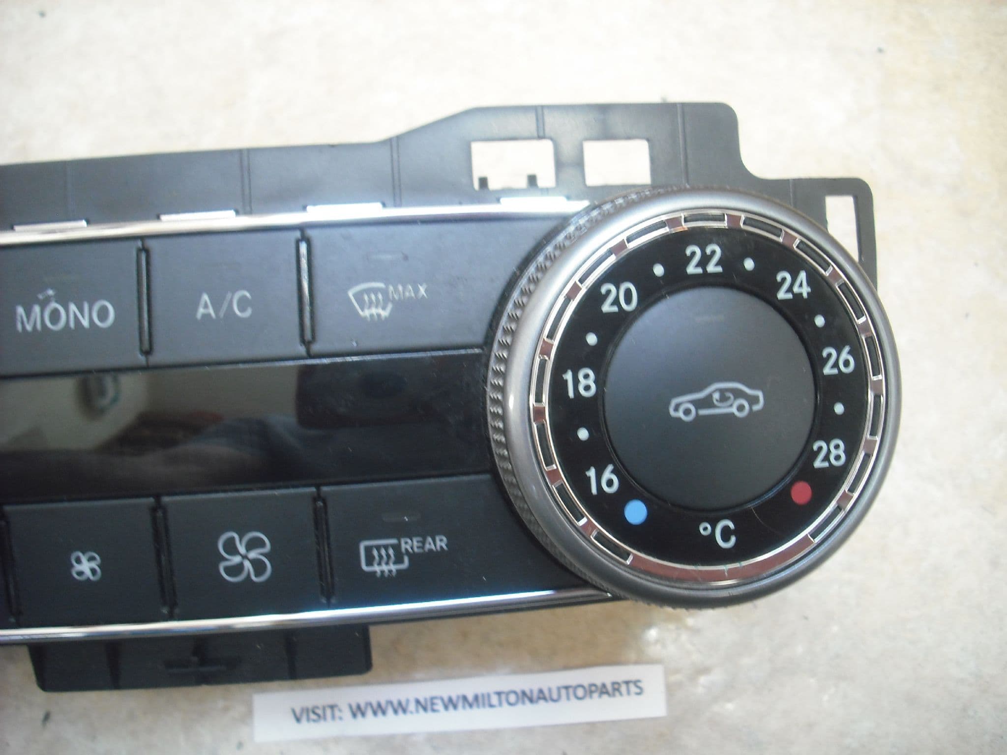 2048308285 MERCEDES BENZ W204 C CLASS HEATER CLIMATE CONTROL PANEL