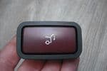 2118219551  MERCEDES W212 E CLASS ESTATE REAR TAILGATE RELEASE SWITCH