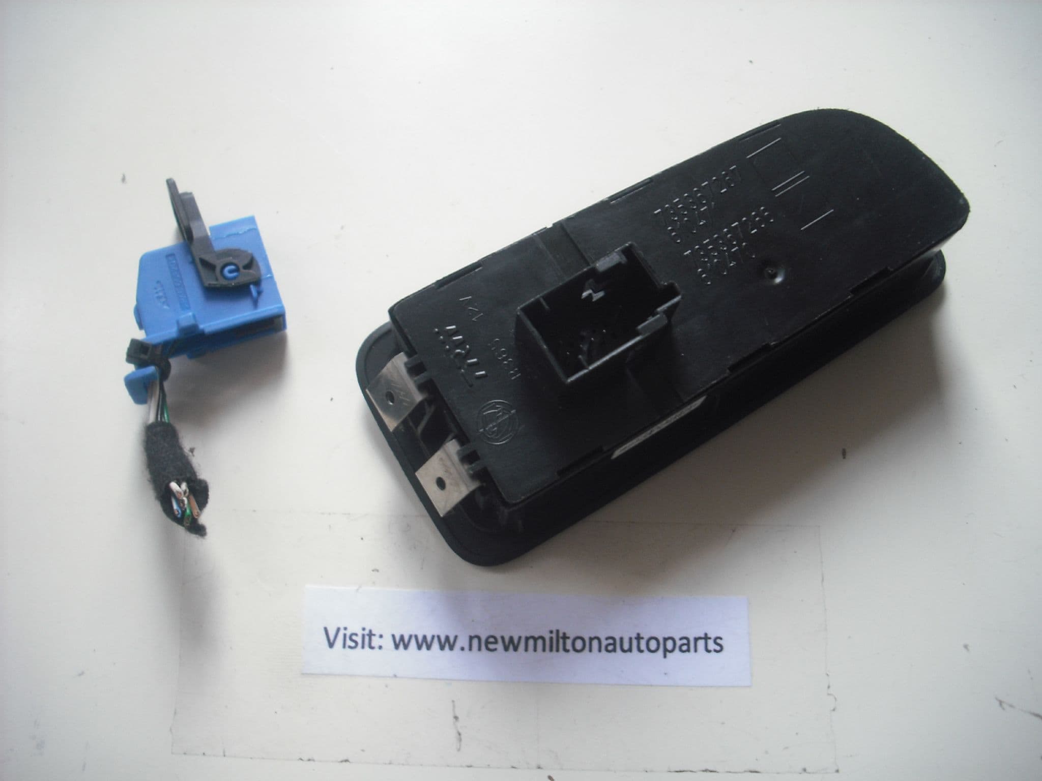 23408 470 FIAT QUBO HEADLIGHT HEADLAMP HEIGHT LEVELING ADJUSTMENT