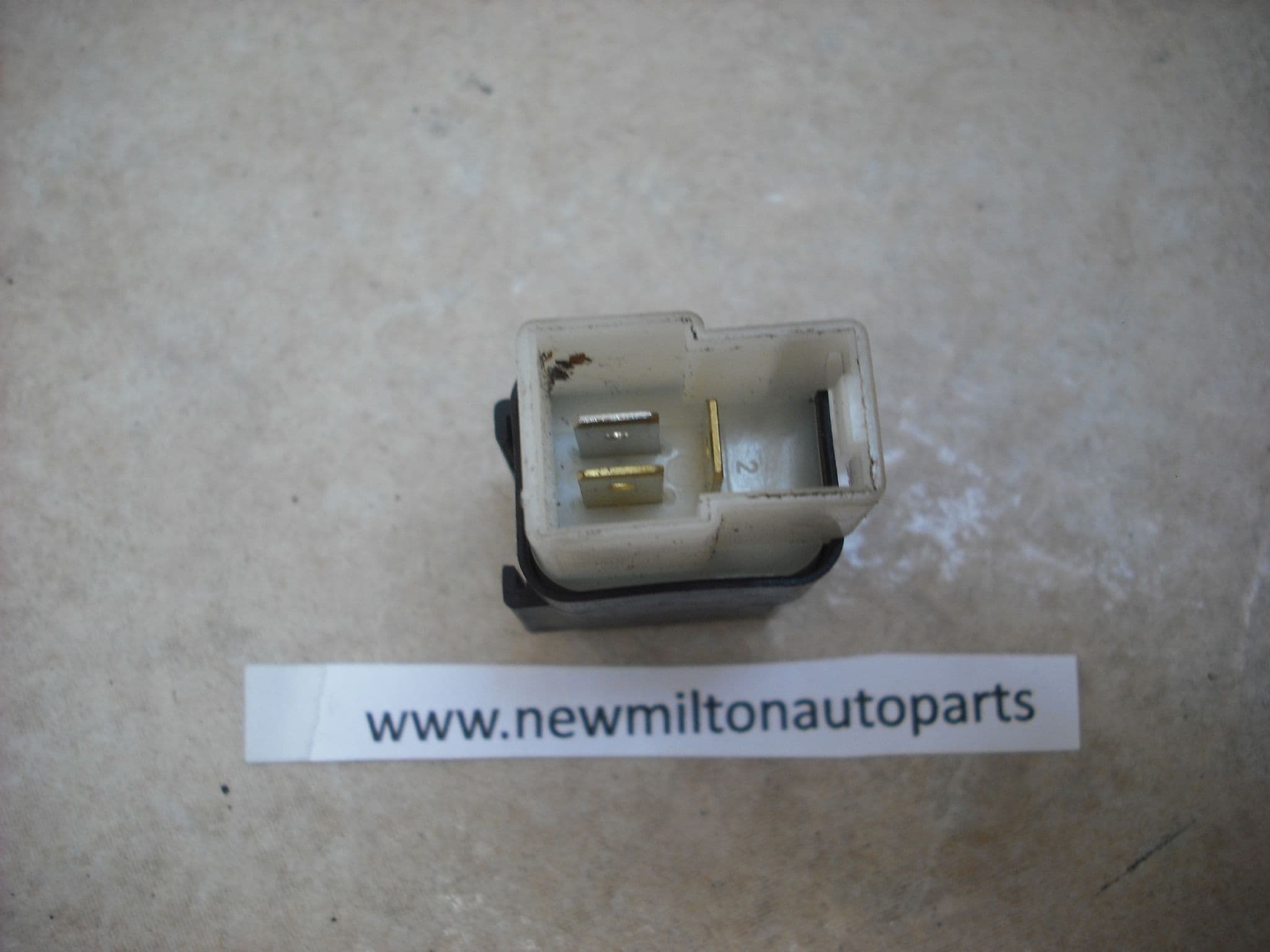 25630 79960 A GENUINE NISSAN X-TRAIL HORN RELAY