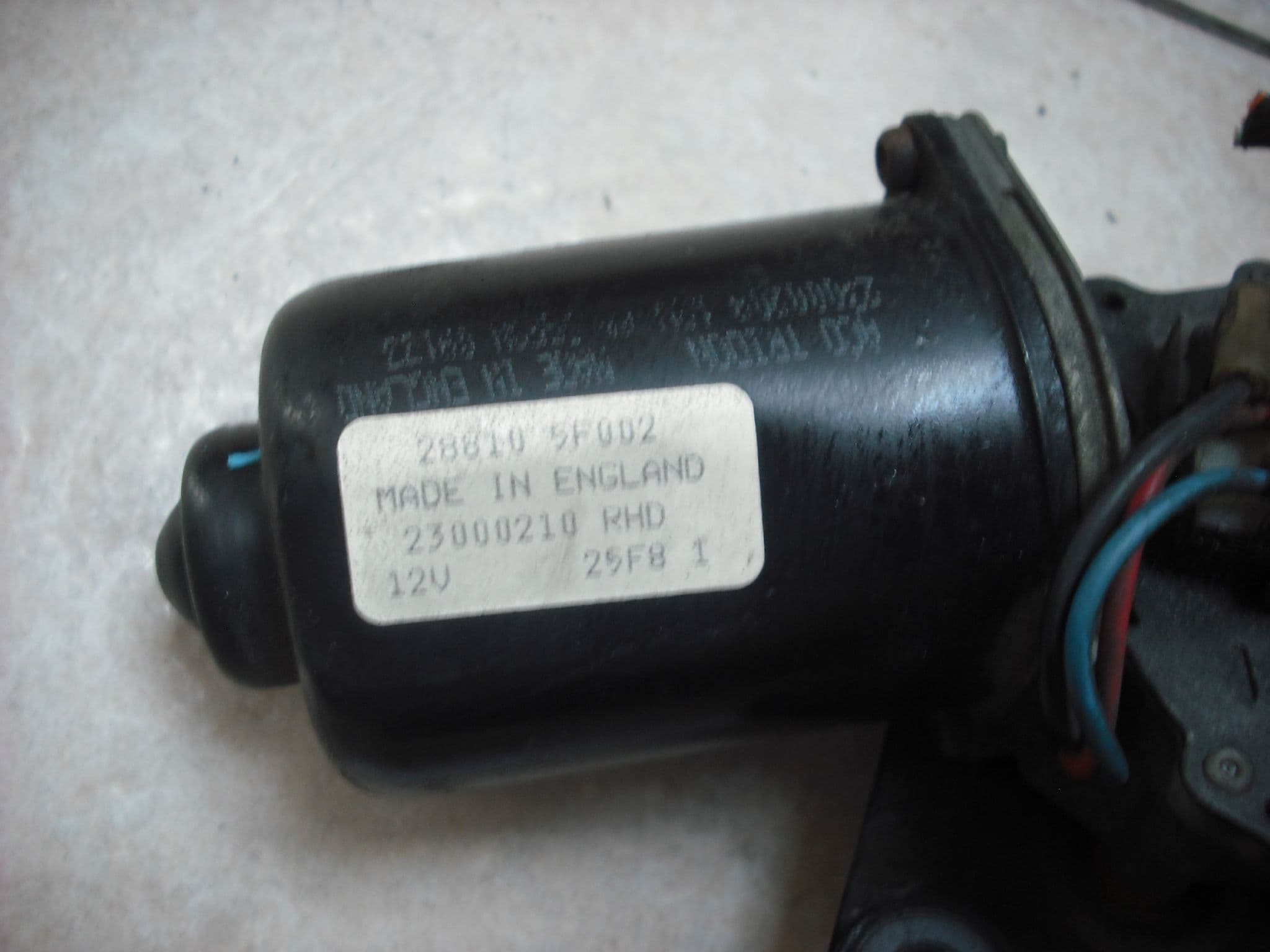 Wiper motor + mechanism Nissan Almera Tino 1.8 16V - 0390241373 BOSCH