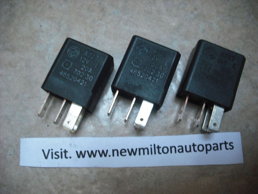 3 GENUINE FIAT PUNTO MK2 RELAYS NUMBERED 46520421