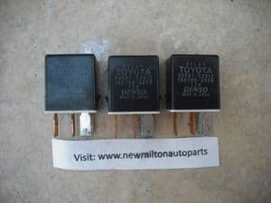 3  GENUINE  TOYOTA YARIS  / VERSO  RELAYS  90987-02012    156700-0870