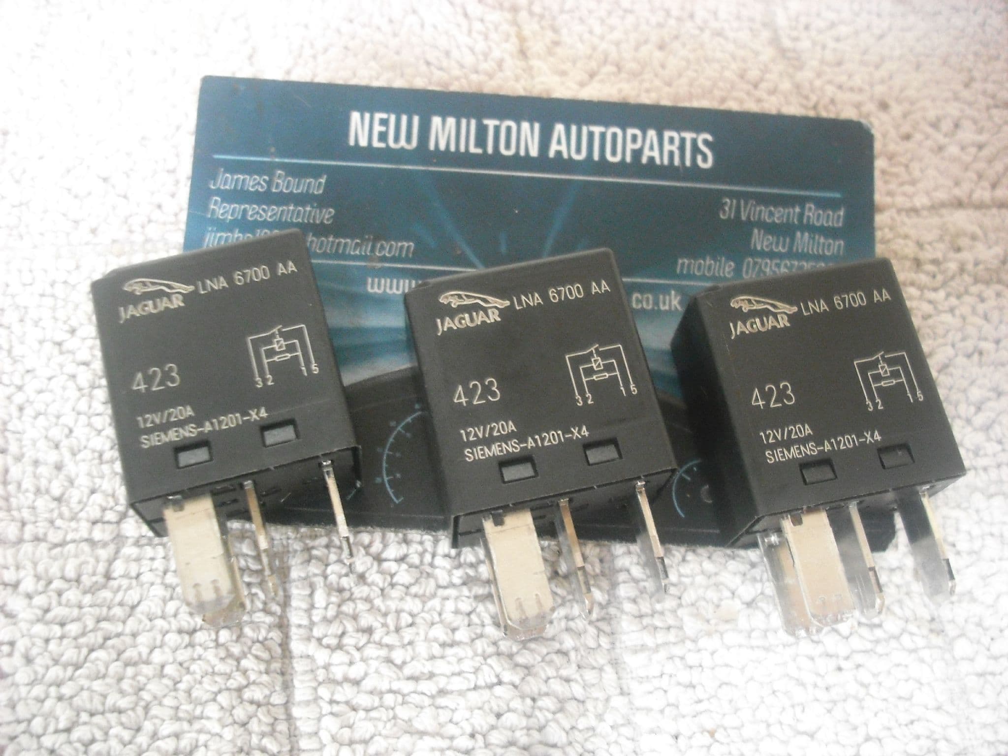 3 X GENUINE JAGUAR XJ6 XJ8 X300 SMALL BLACK RELAYS LNA5700AA LNA 5700