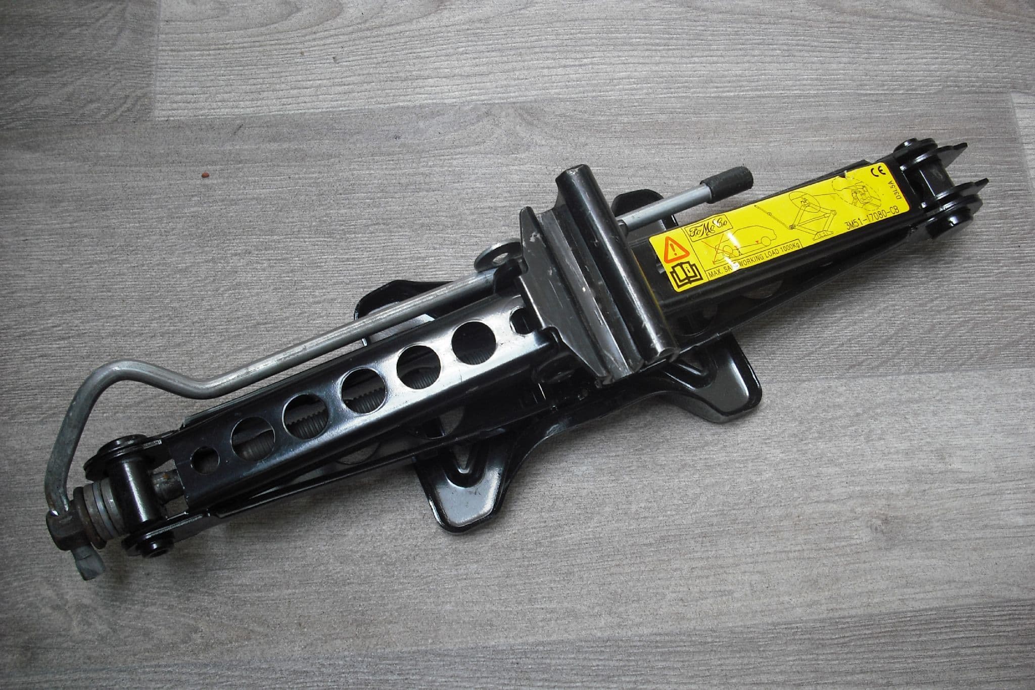 3M51-17080-CB FORD FOCUS MK2 ORIGINAL JACK FROM THE TOOL KIT